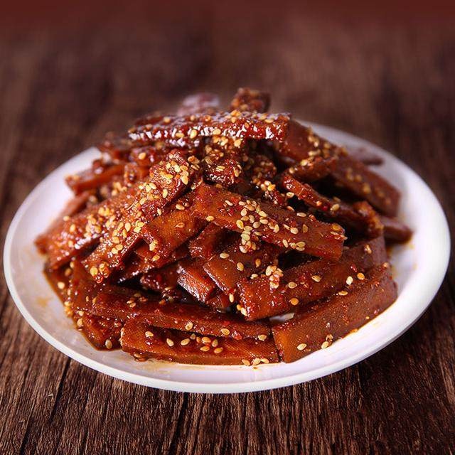 麻辣豆干与猪肉零食 回味儿时的经典美味